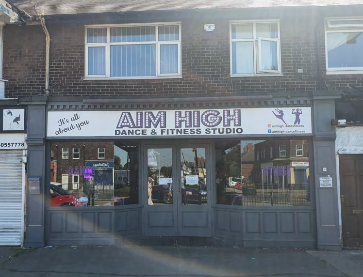 943 Spring Bank W, Hull for sale - Building Photo - Image 1 of 1