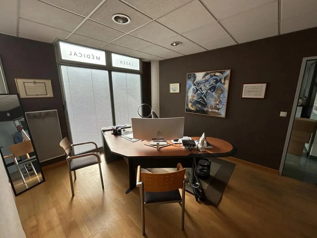 Office in Rennes for sale Interior Photo- Image 1 of 10