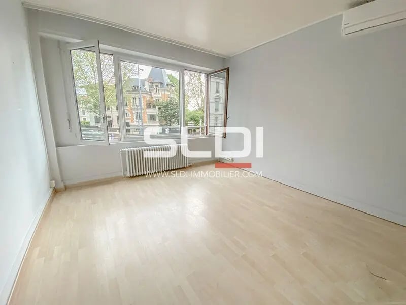 Location Bureaux 108 m² - Photo 1
