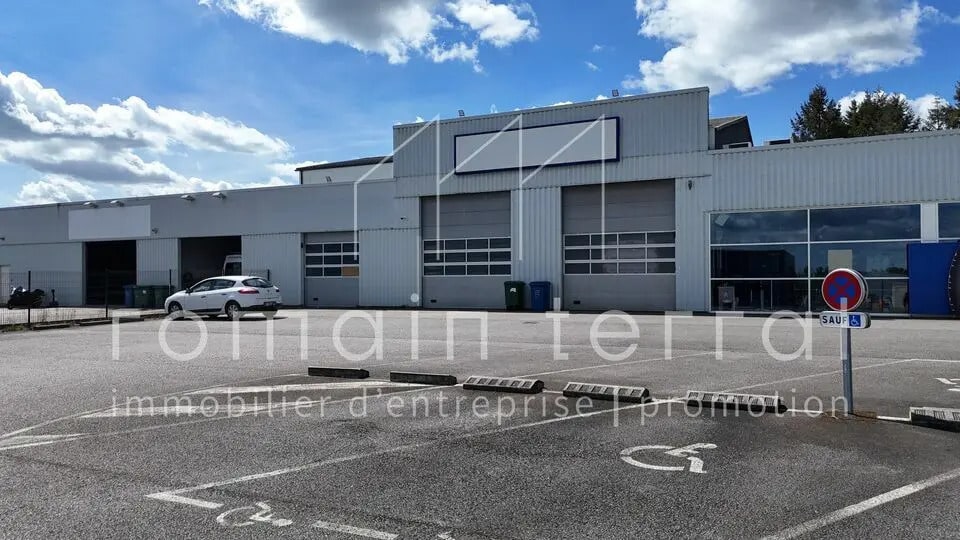 Location Local d'activités 338 m² - Photo 1