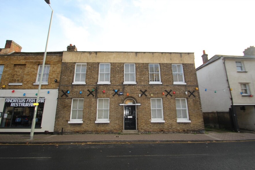 11 Amwell End, Ware to rent - Building Photo - Image 2 of 4