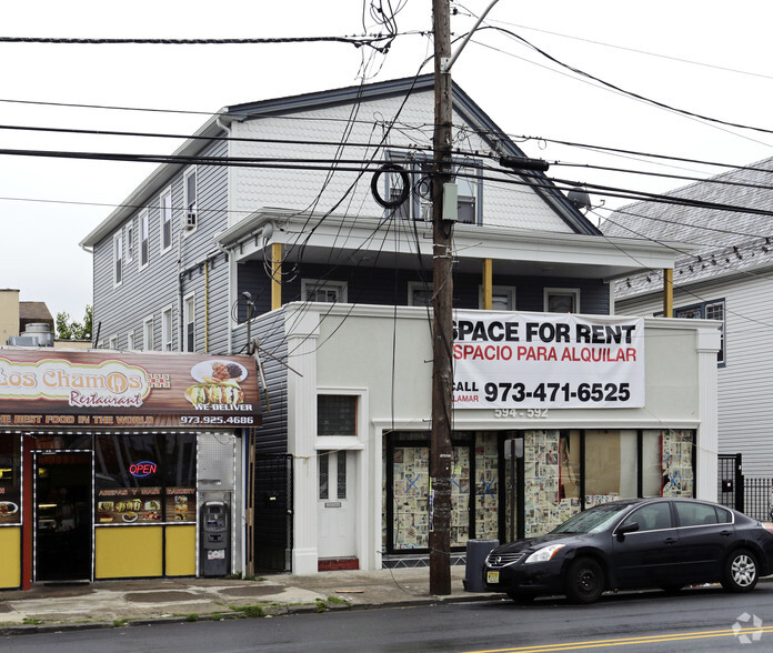 592-594 21st Ave, Paterson, NJ for sale - Primary Photo - Image 1 of 1