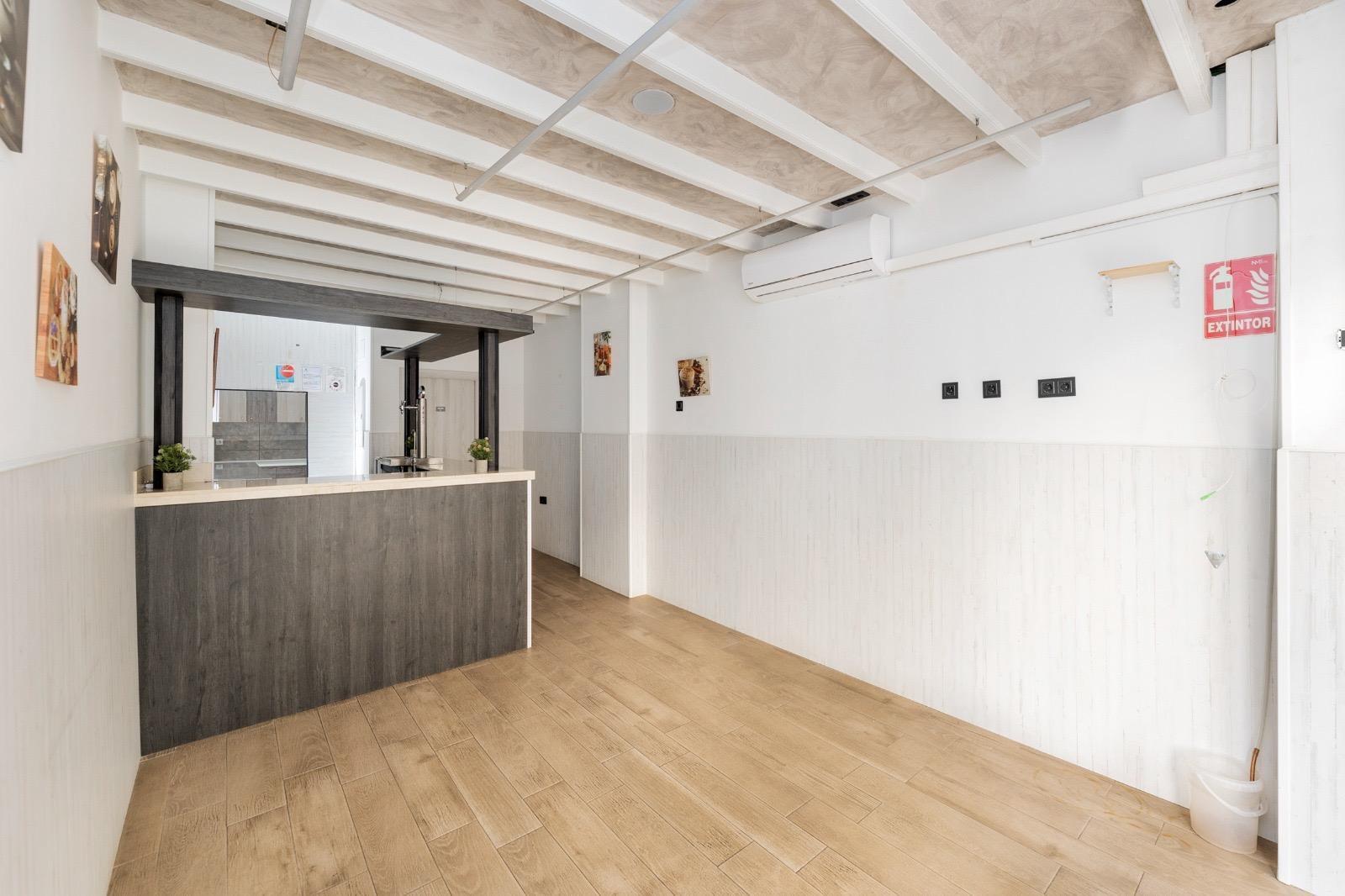 Retail in Granada, Granada for sale Interior Photo- Image 1 of 22