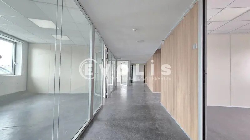 Office in Ivry-sur-Seine to rent - Interior Photo - Image 2 of 4