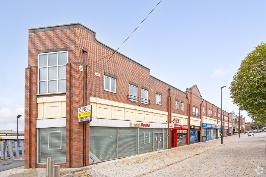 College Walk, Rotherham for rent - Building Photo - Image 2 of 4