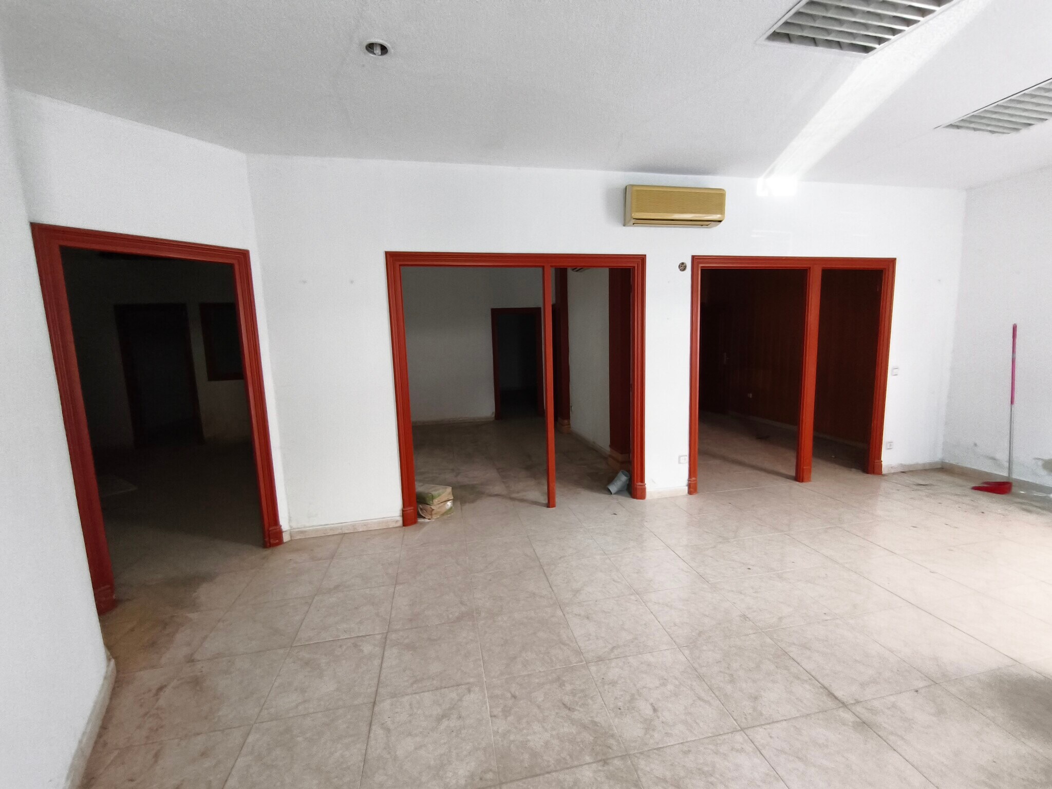 Retail in Getafe, Madrid to rent Interior Photo- Image 1 of 6