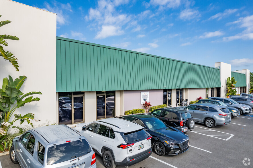 6001-6029 Jet Port Industrial Blvd, Tampa, FL for rent - Building Photo - Image 2 of 11