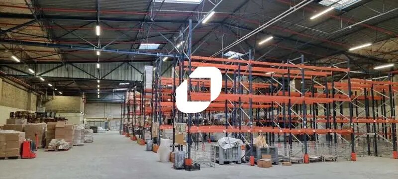 Light Industrial in Pantin to rent - Building Photo - Image 1 of 5