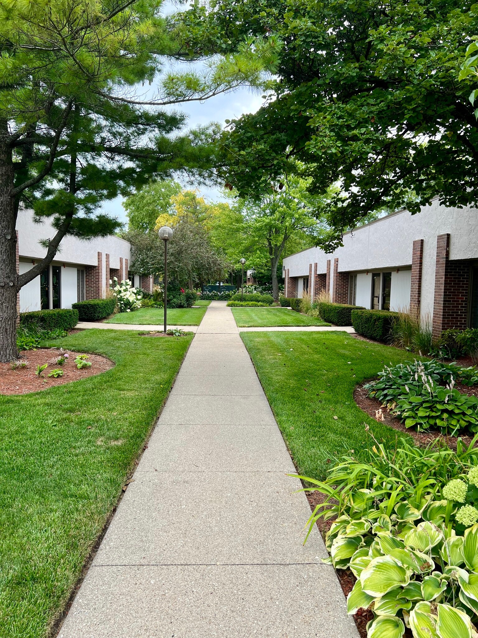 1117 S Milwaukee Ave, Libertyville, IL to rent Building Photo- Image 1 of 19