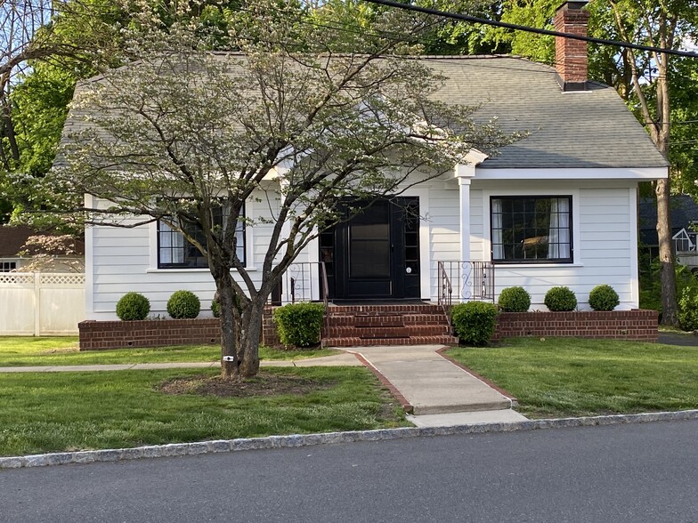 27 Mine Mount Rd, Bernardsville, NJ for rent - Building Photo - Image 1 of 8