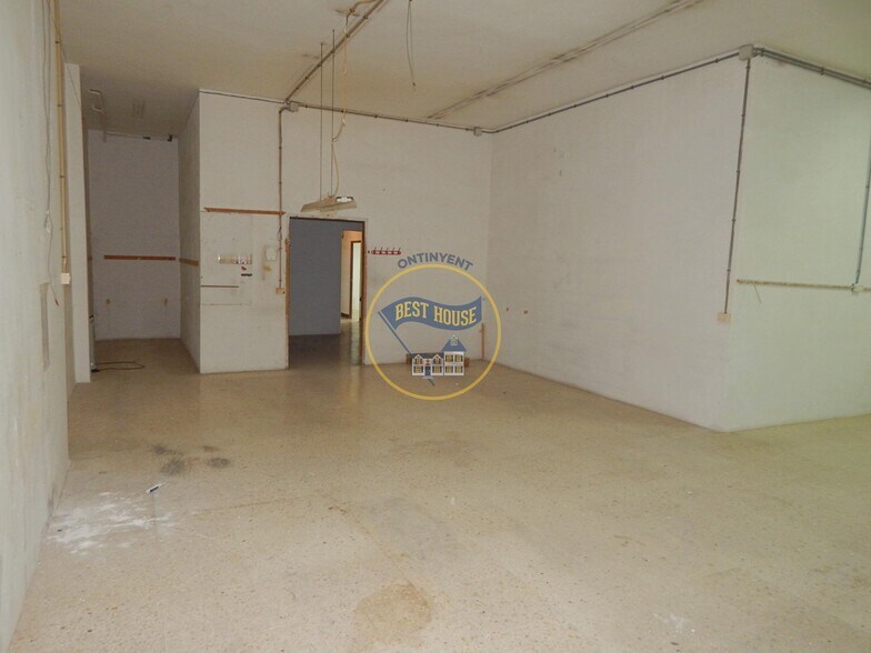 Retail in Ontinyent, Valencia to rent - Building Photo - Image 3 of 21