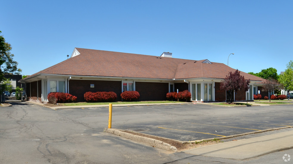 819 W Main St, Rochester, NY for sale - Building Photo - Image 1 of 1