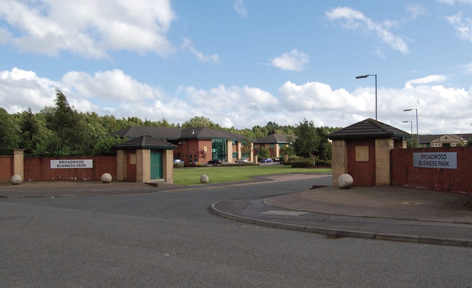 1 Carradale Cres, Cumbernauld for sale - Primary Photo - Image 1 of 1