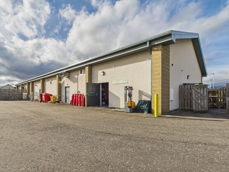 1-3 Braes Of Conon, Conon Bridge to rent - Building Photo - Image 2 of 3