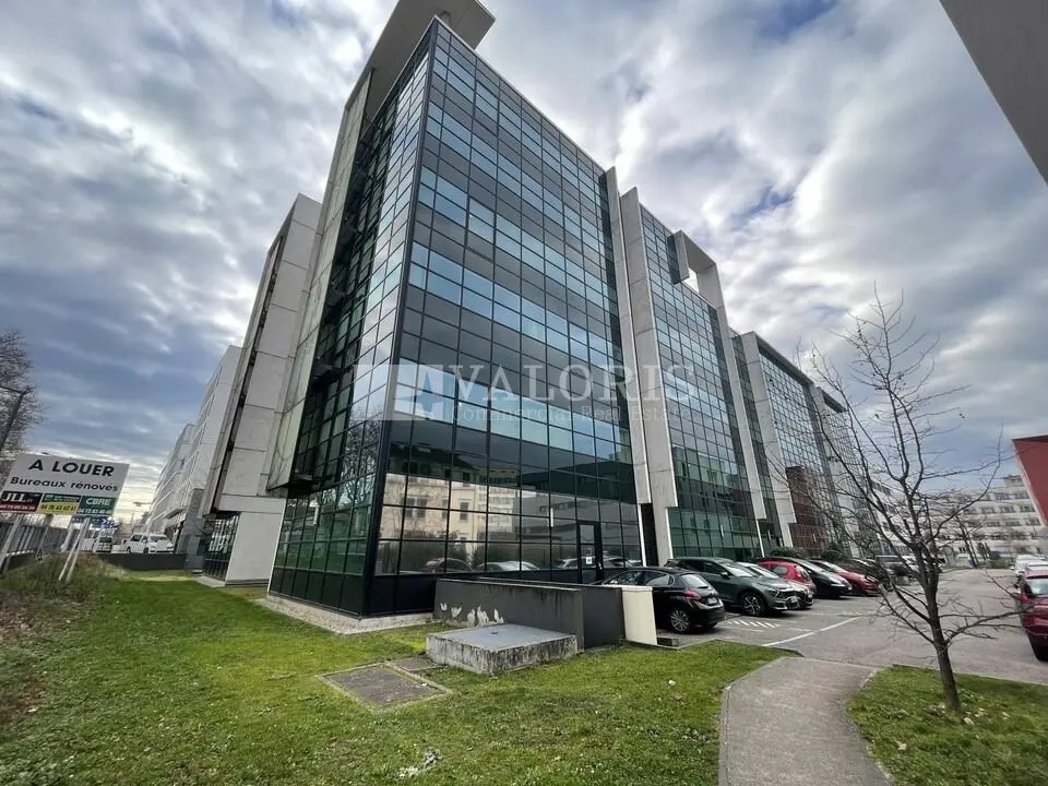 Office in Lyon to rent Building Photo- Image 1 of 42