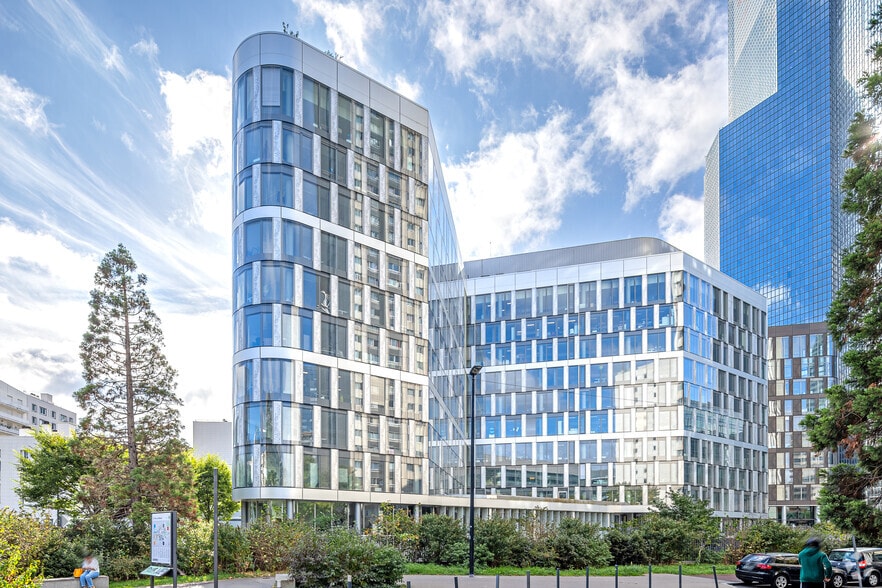 34 Rue Henri Régnault, Courbevoie to rent - Building Photo - Image 3 of 3