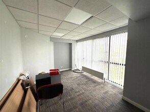 Ash Rd, New Ash Green to rent Interior Photo- Image 2 of 5