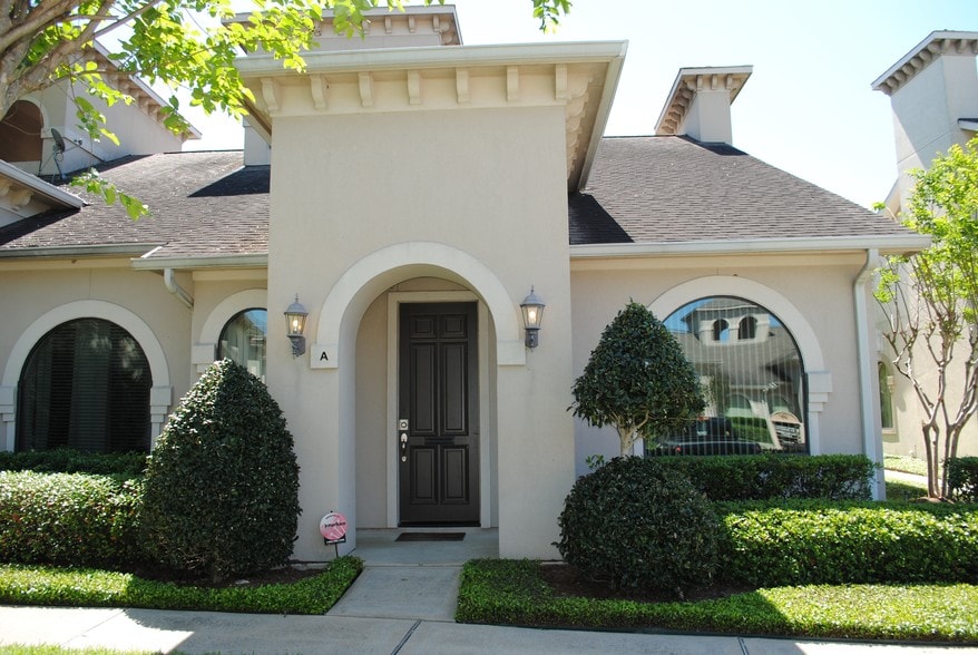 12824 Willow Centre Dr, Houston, TX for sale - Primary Photo - Image 1 of 97