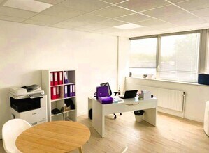 Office in Évry-Courcouronnes to rent Interior Photo- Image 2 of 5