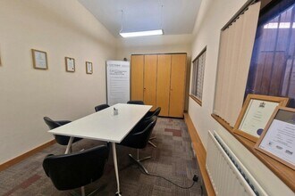 Stroudley Rd, Basingstoke to rent Interior Photo- Image 2 of 3