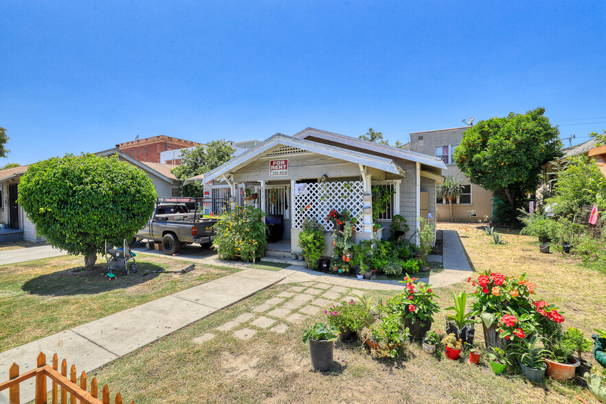 6729-6731 Middleton St, Huntington Park, CA for sale - Building Photo - Image 3 of 42