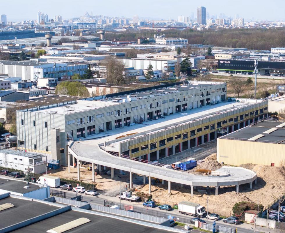 Light Industrial in Bobigny to rent Building Photo- Image 1 of 6