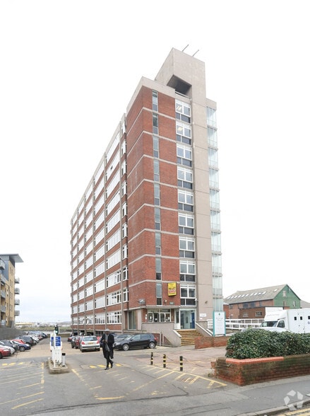 45-47 High St, Chatham for sale - Primary Photo - Image 1 of 1