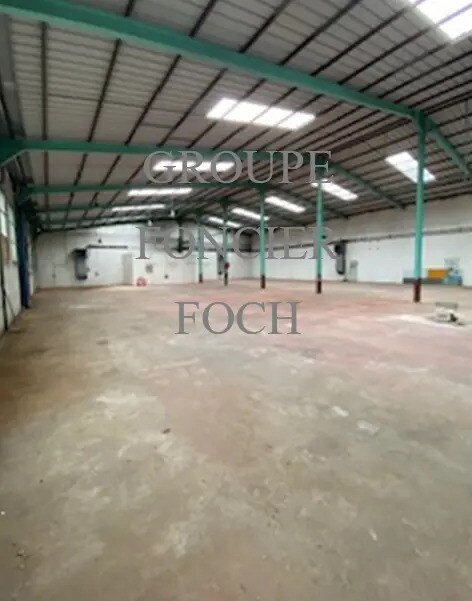 Light Industrial in Lyon to rent Interior Photo- Image 1 of 6