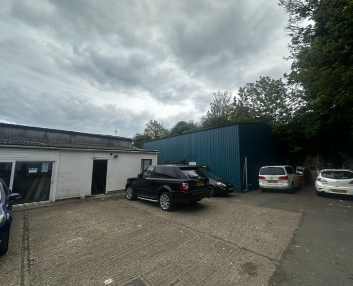 2 Bloors Ln, Gillingham for sale - Building Photo - Image 1 of 1