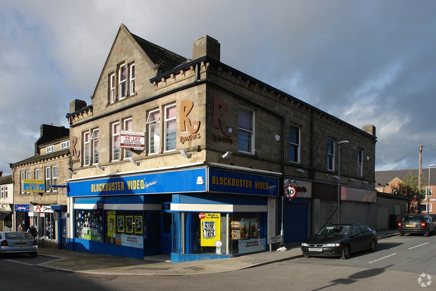 69 High St, Yeadon to rent - Primary Photo - Image 1 of 9
