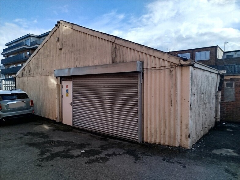 327-331 London Rd, Benfleet for sale - Building Photo - Image 1 of 1