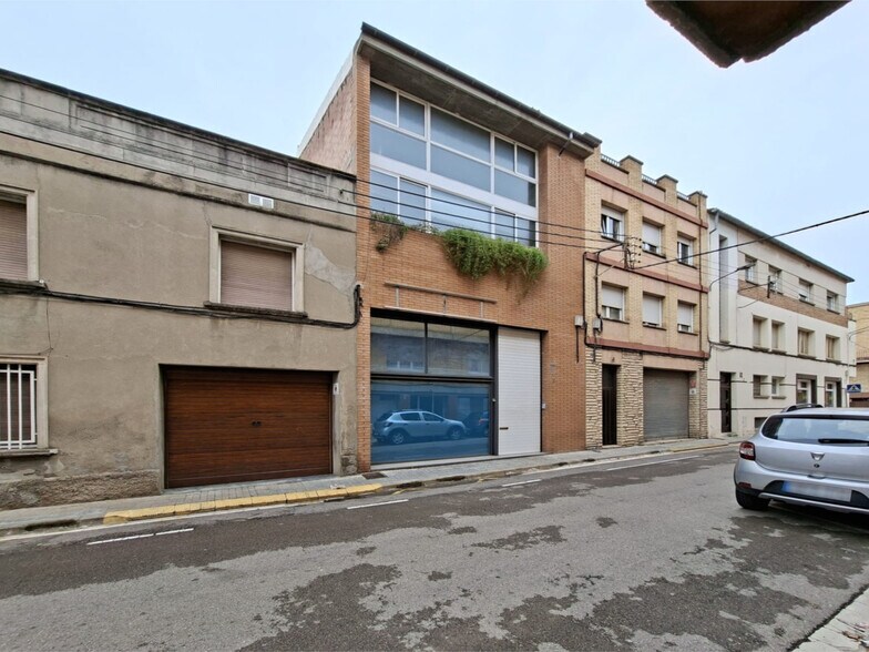 Retail in Igualada, Barcelona to rent - Primary Photo - Image 1 of 1