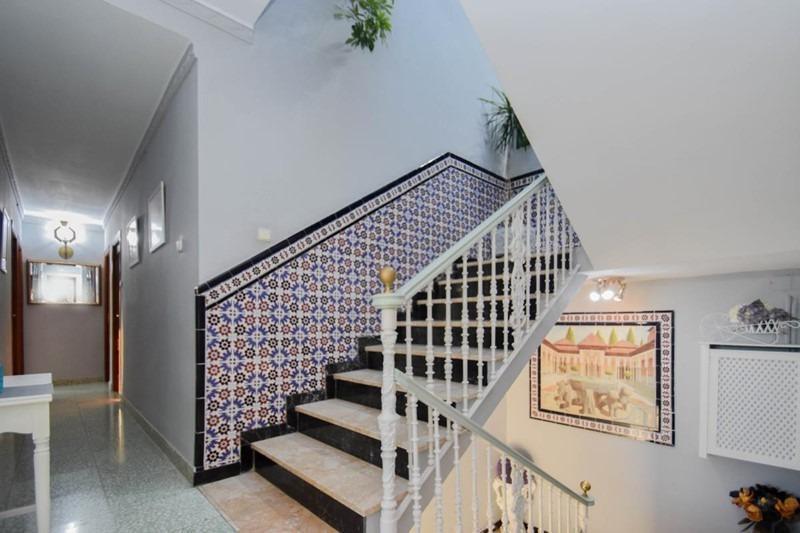 Avenida Palos de la Frontera, Santa Fe, Granada for sale - Interior Photo - Image 3 of 49