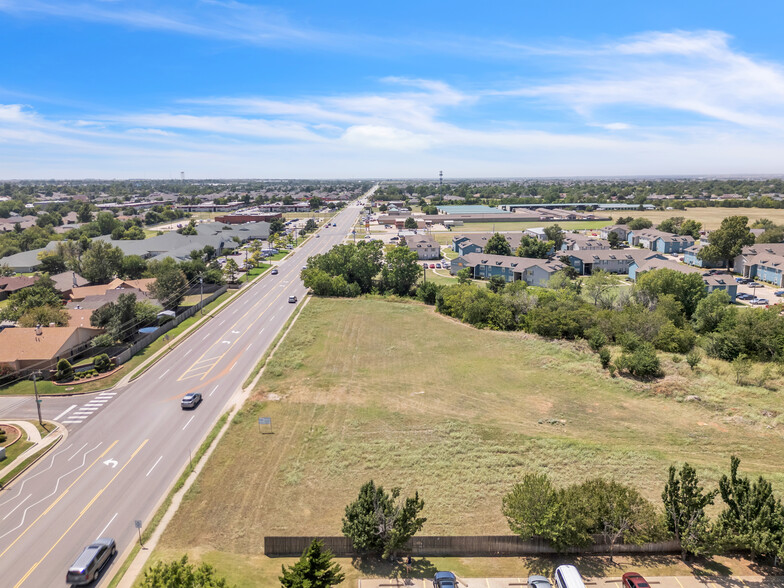 7601 W Hefner Rd, Oklahoma City, OK for sale - Building Photo - Image 3 of 8