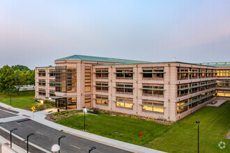 2000 Center Dr, Hoffman Estates, IL for sale Primary Photo- Image 1 of 1