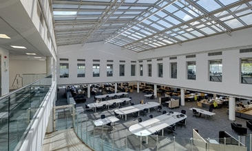 Arden Point, Solihull Parkway, Birmingham to rent Interior Photo- Image 1 of 3