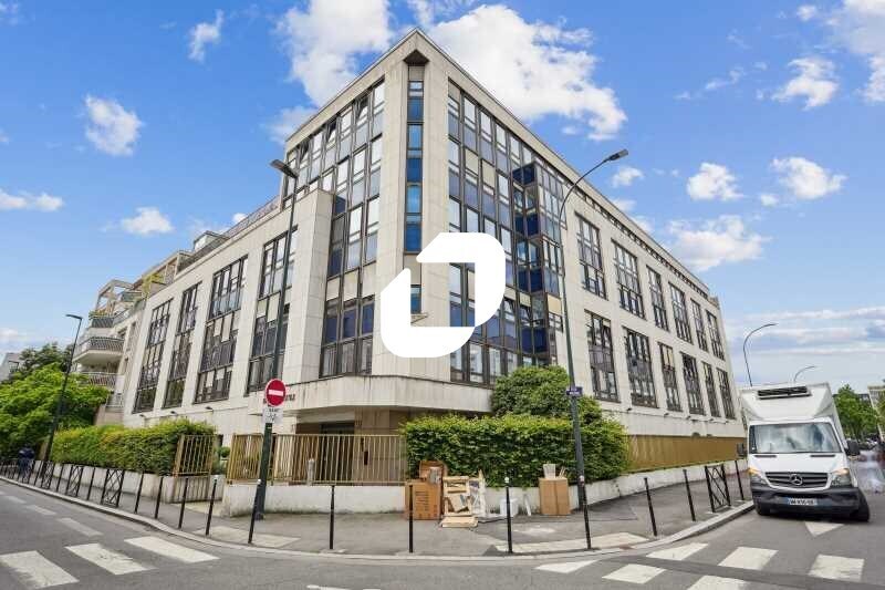 Office in Clichy to rent - Building Photo - Image 1 of 14