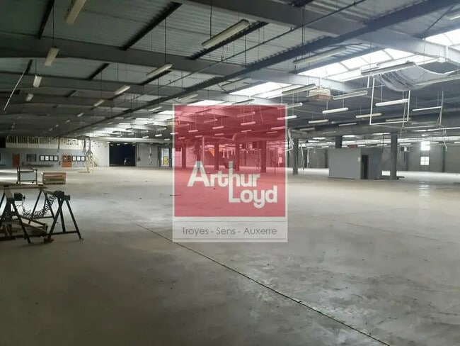 Vente Entrepôt 6 022 m²