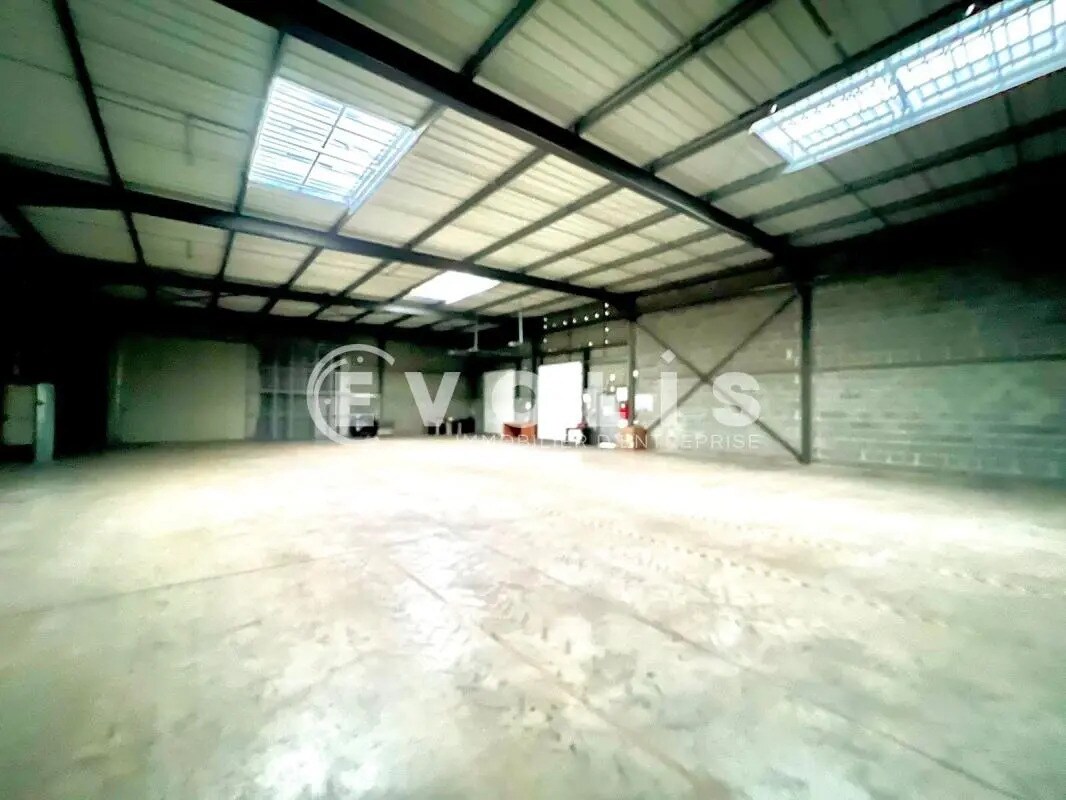 Office in Le Haillan to rent Interior Photo- Image 1 of 12