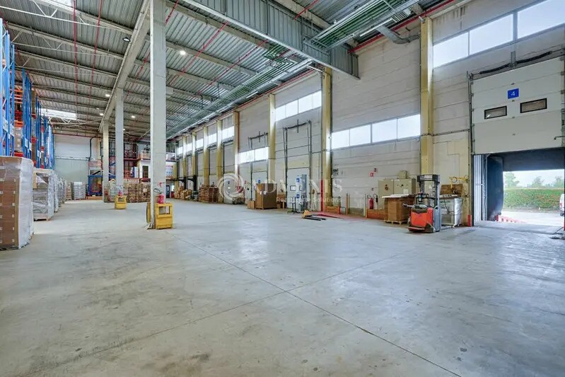 Industrial in Marly-la-Ville to rent - Building Photo - Image 2 of 5