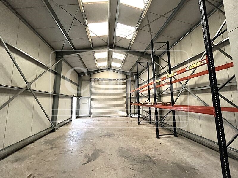 Light Industrial in Marseille to rent Interior Photo- Image 1 of 8