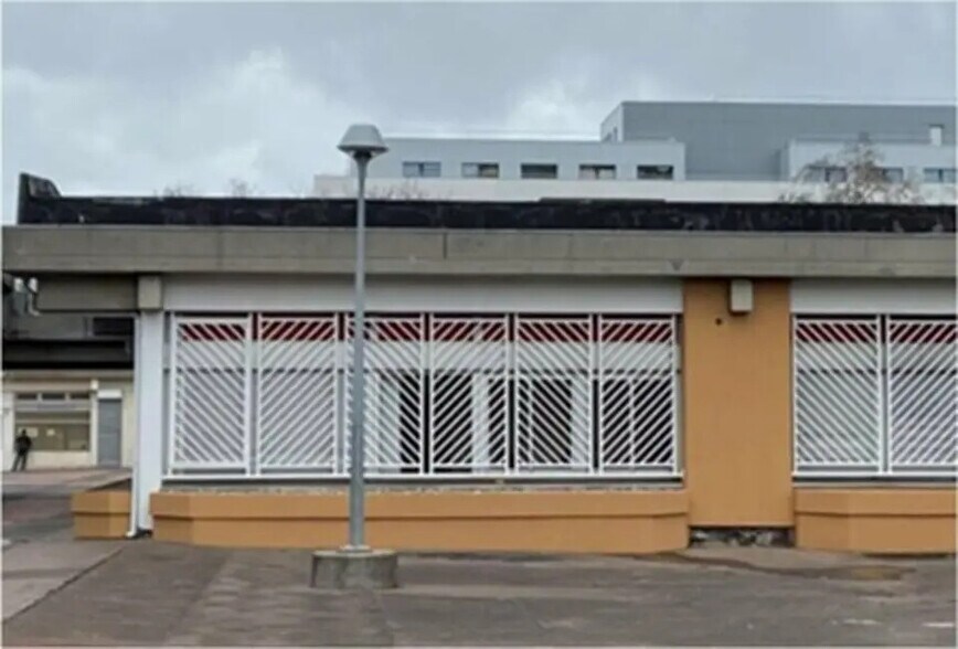 Office in Bobigny to rent - Building Photo - Image 3 of 4