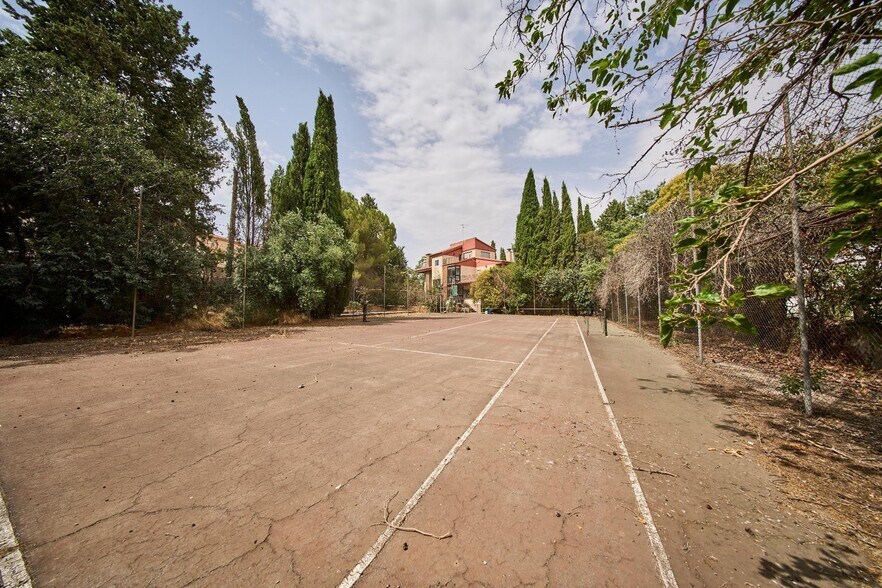 Calle Infantas, 3, La Zubia, Granada for sale - Primary Photo - Image 1 of 36
