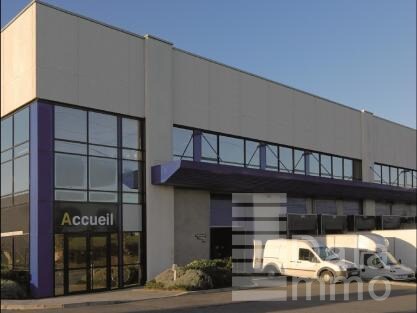 Industrial in Roissy-en-France to rent Building Photo- Image 1 of 13