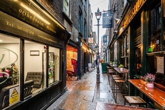 1-3 Artillery Passage, London to rent Interior Photo- Image 2 of 12