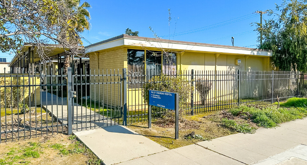 3751-3797 E Shields Ave, Fresno, CA for sale - Building Photo - Image 1 of 1