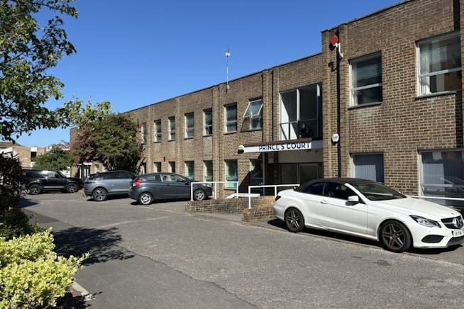 1-6 Princes Rd, Ferndown to rent - Building Photo - Image 2 of 2