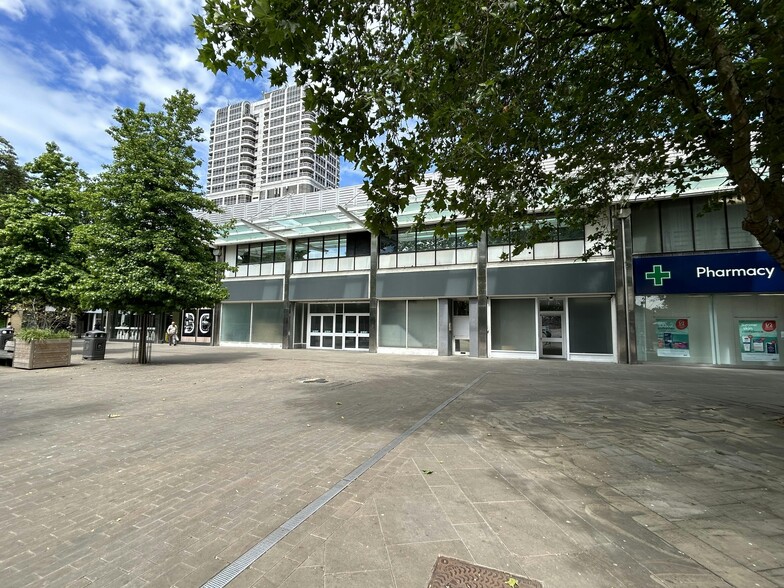 The Plaza, Swindon to rent - Building Photo - Image 1 of 1