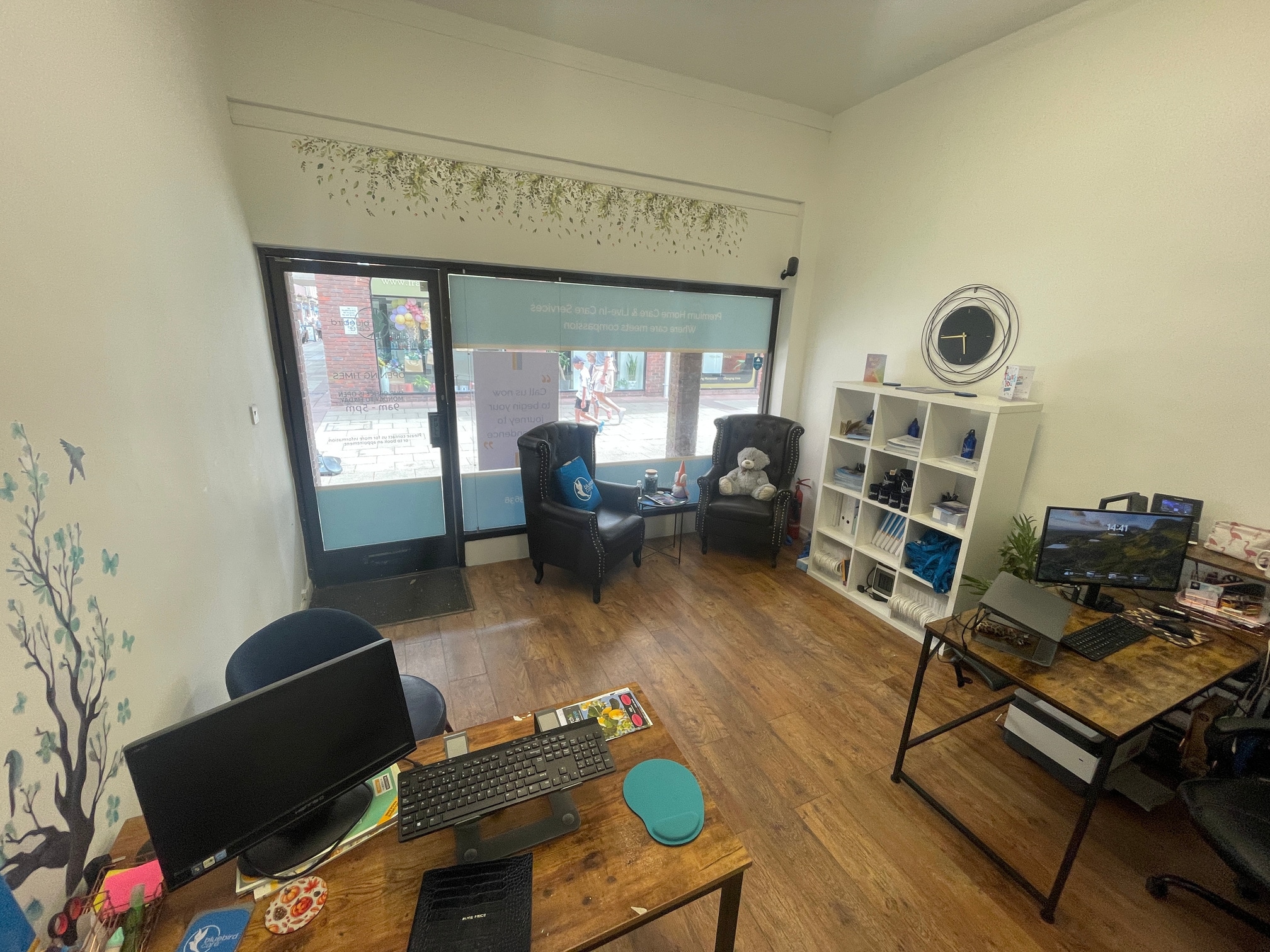 18-20 Saxon Sq, Christchurch to rent Interior Photo- Image 1 of 3