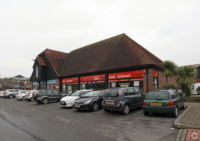 Bell Walk, Uckfield for sale - Primary Photo - Image 1 of 1